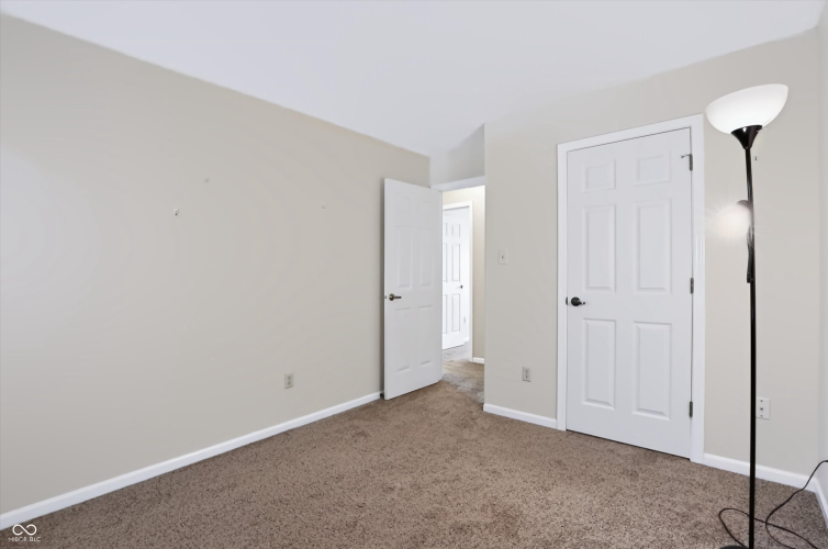 Listing Image 24