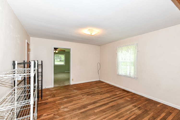 Listing Image 16