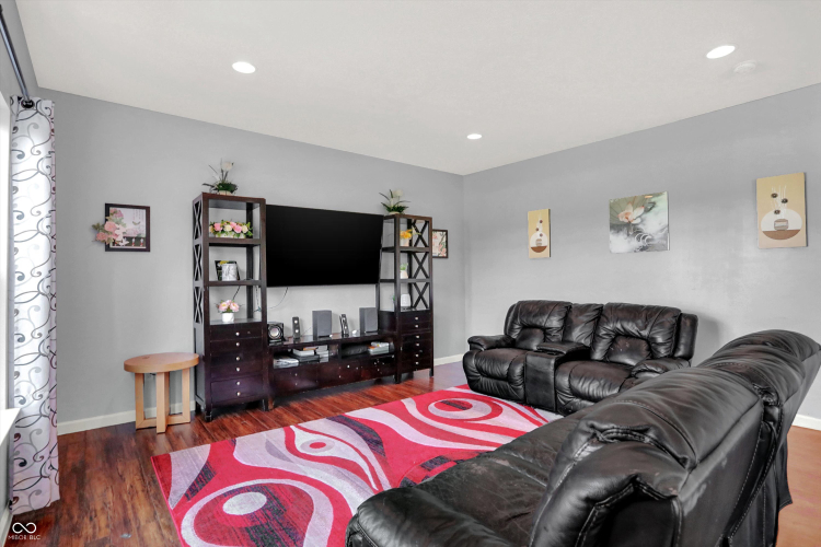 Listing Image 18