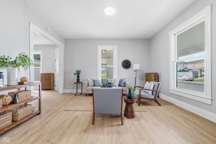 Listing Image 6