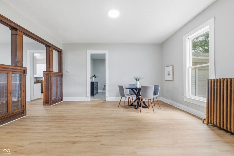 Listing Image 9