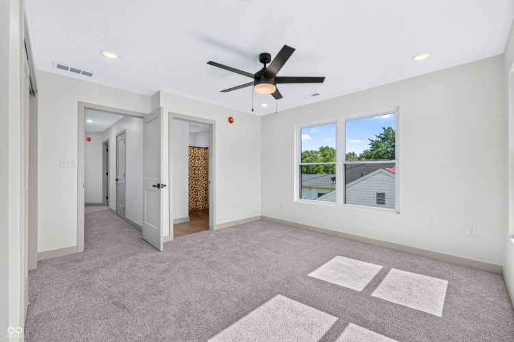 Listing Image 52