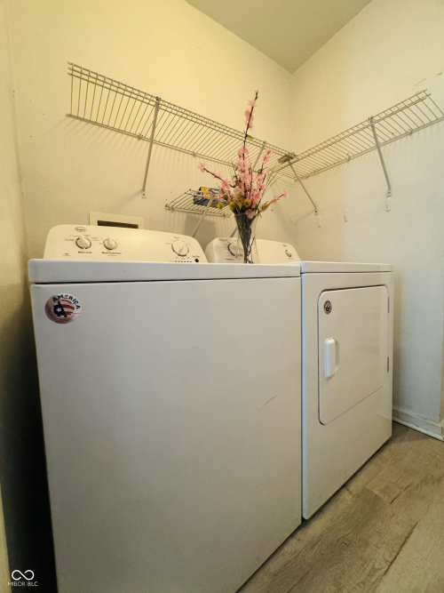 Listing Image 33