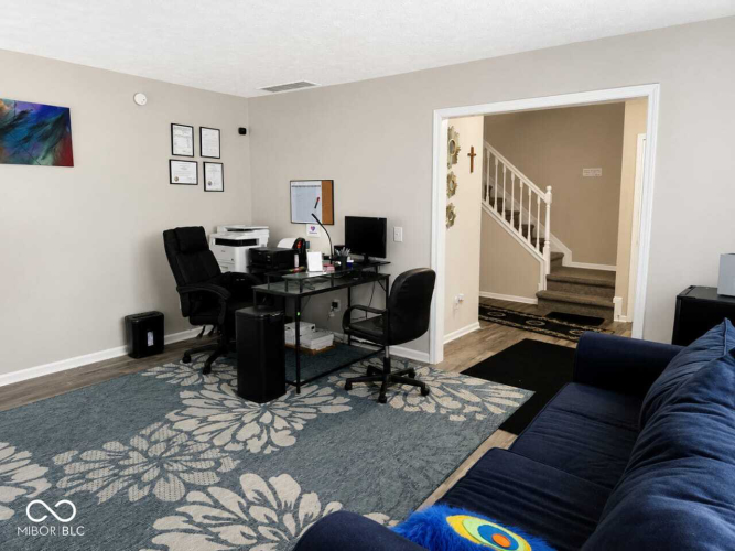 Listing Image 8