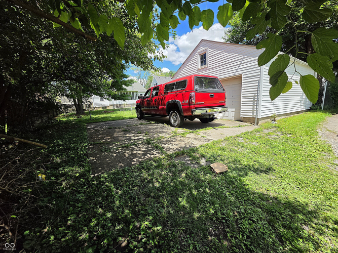 Listing Image 11