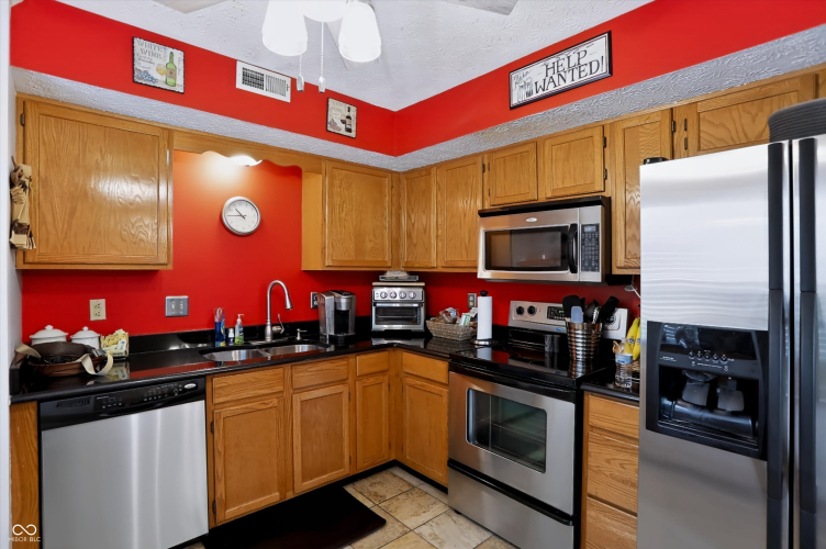 Listing Image 12