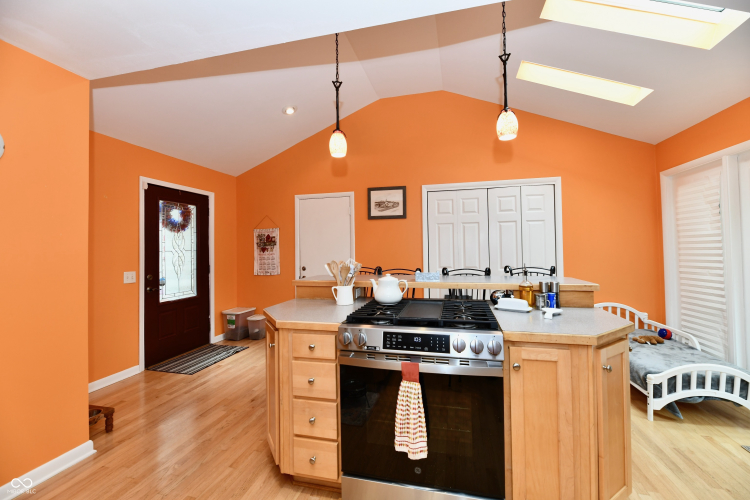 Listing Image 13