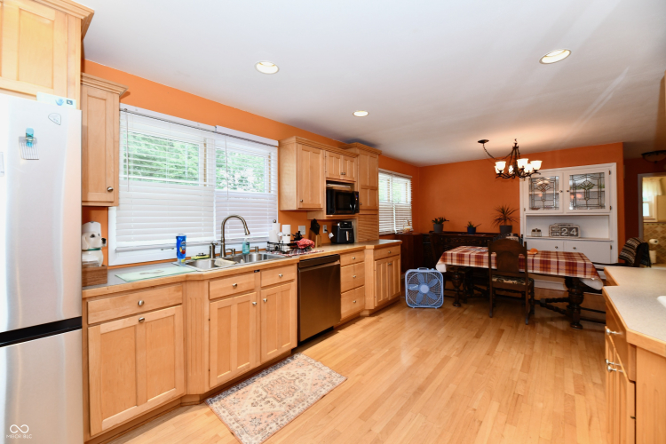Listing Image 14