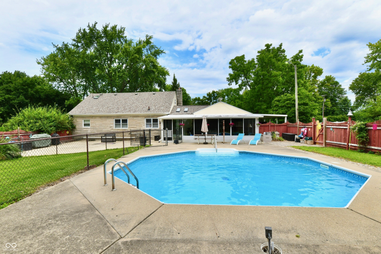 Listing Image 6