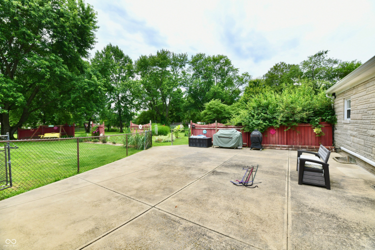 Listing Image 8