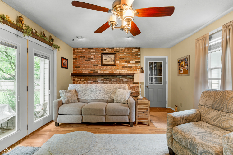 Listing Image 12