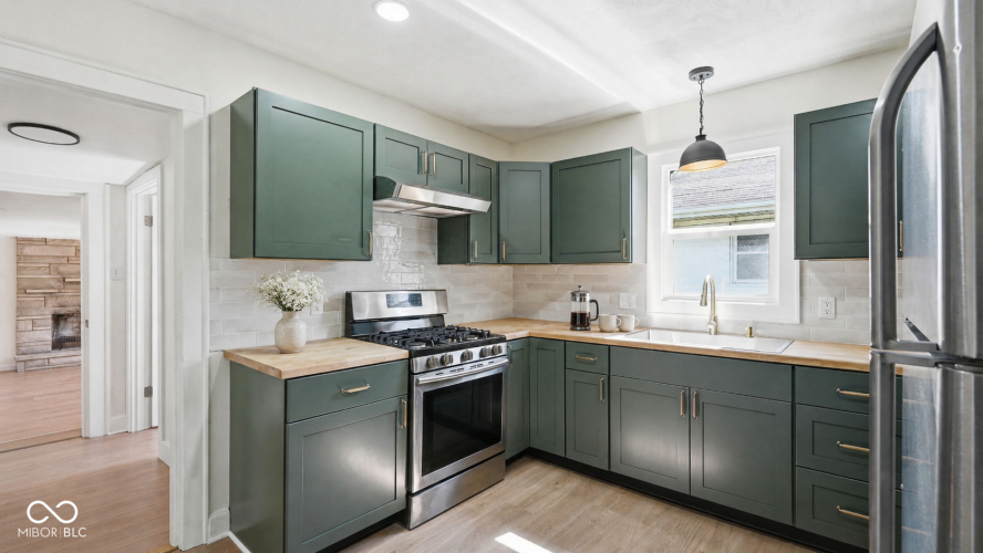Listing Image 15