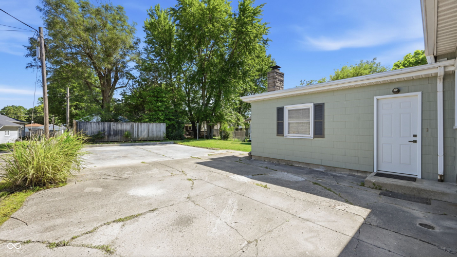 Listing Image 28