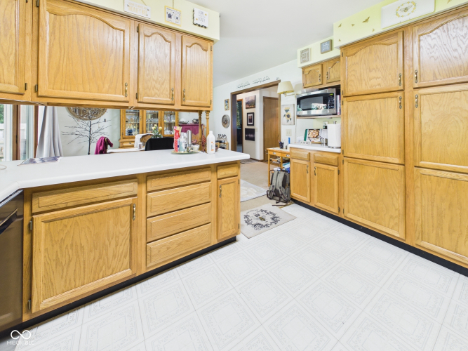 Listing Image 4