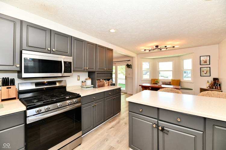 Listing Image 19