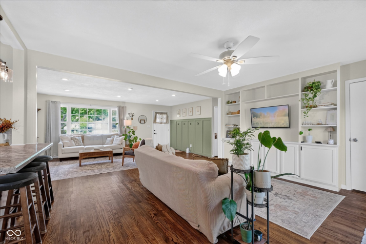 Listing Image 19