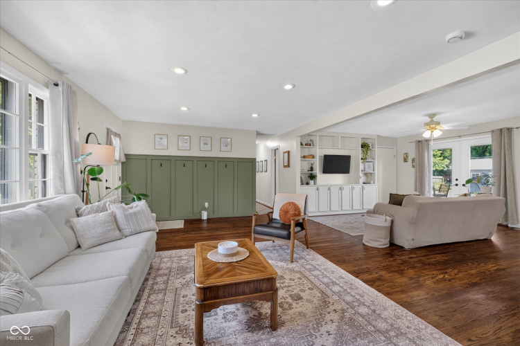 Listing Image 7