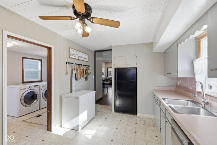 Listing Image 13