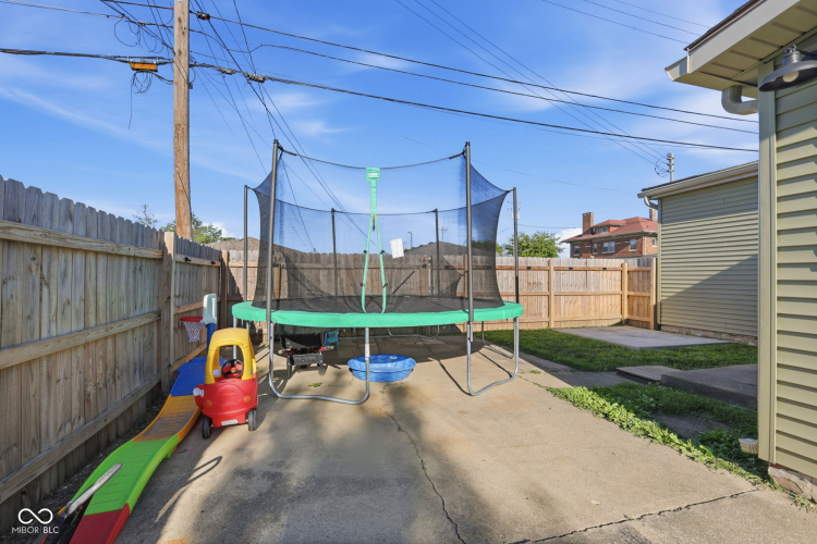 Listing Image 32