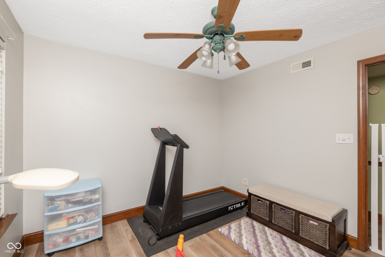 Listing Image 24