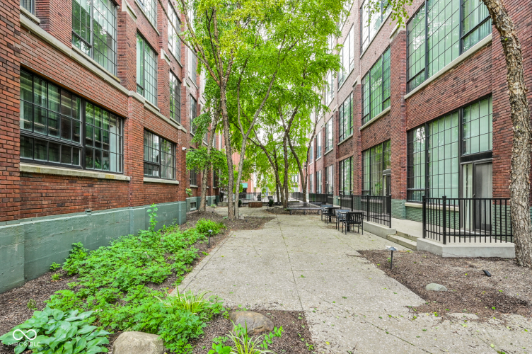 Listing Image 20