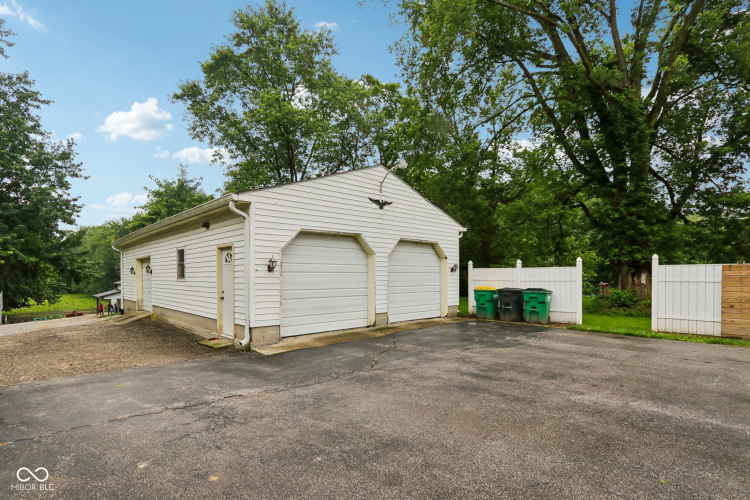 Listing Image 44
