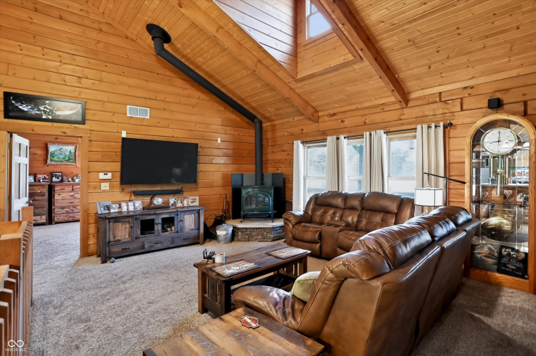 Listing Image 11