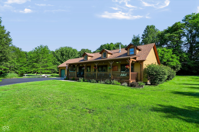 Listing Image 4