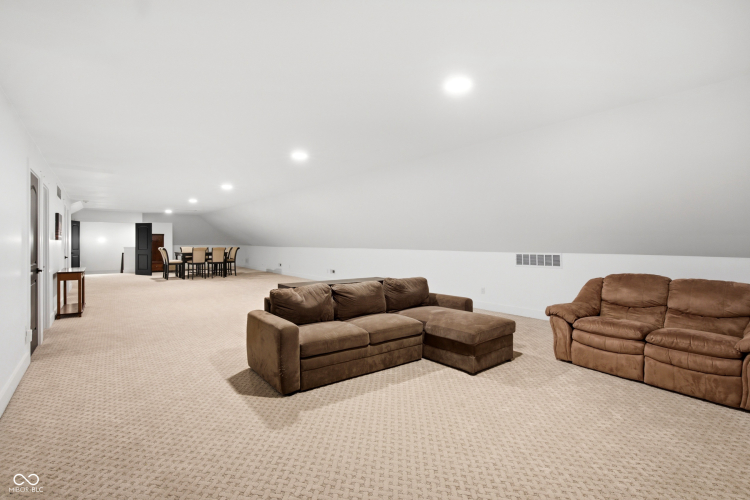 Listing Image 44