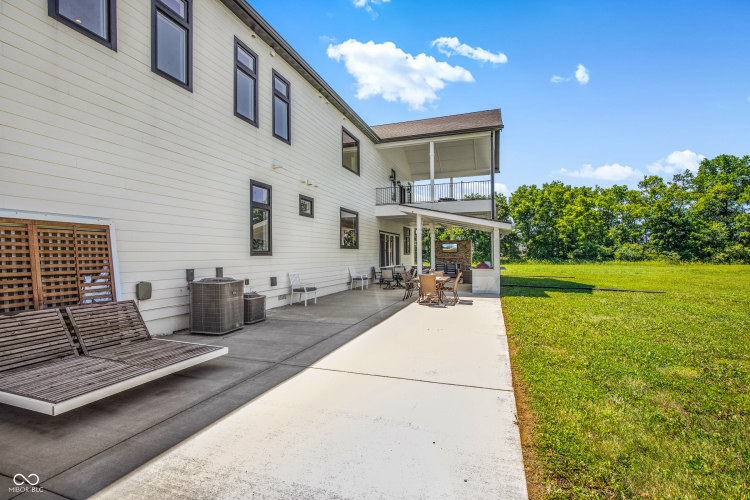 Listing Image 54