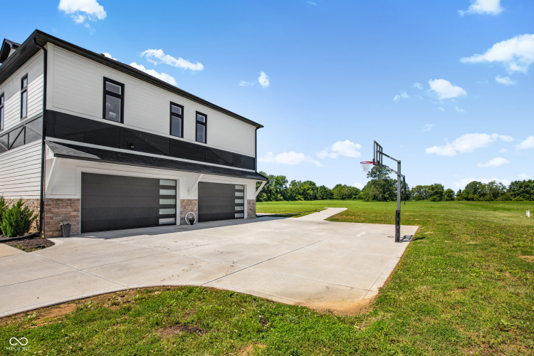 Listing Image 55