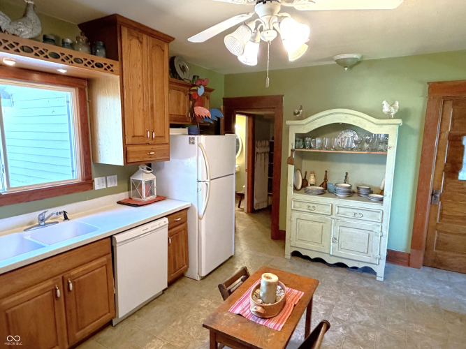 Listing Image 19