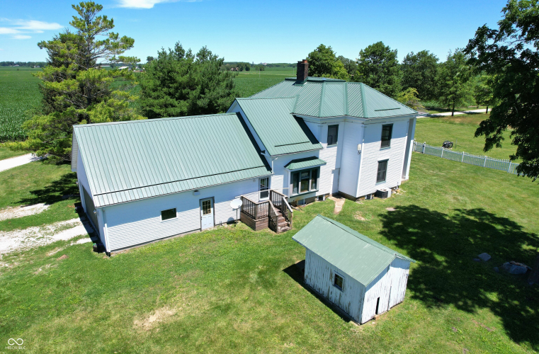 Listing Image 4