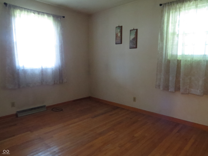 Listing Image 17