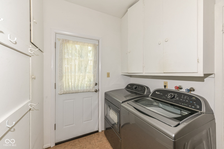 Listing Image 17