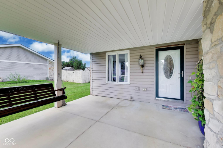 Listing Image 5