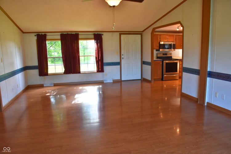 Listing Image 33