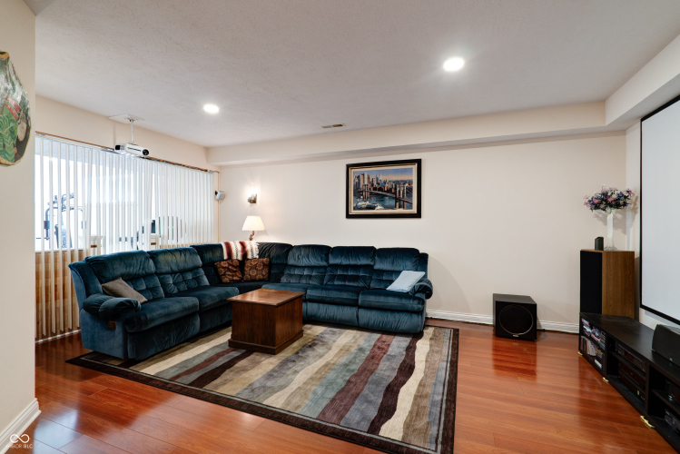 Listing Image 73