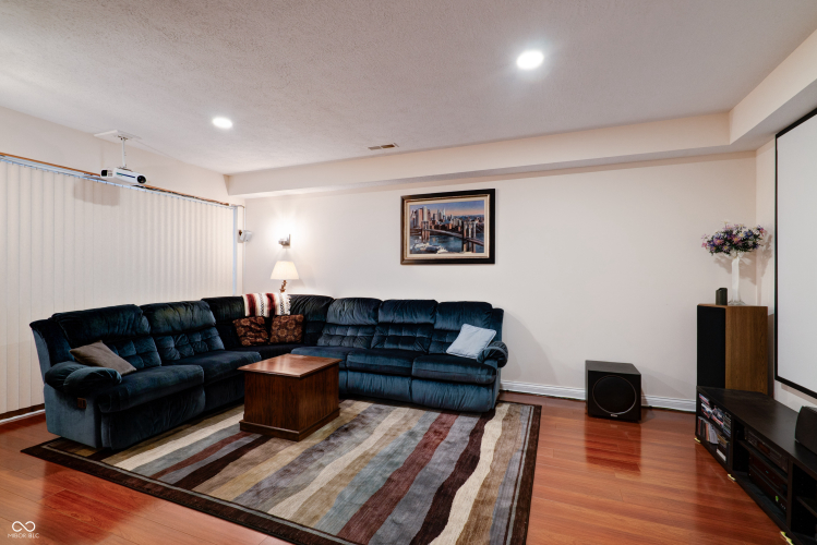 Listing Image 74