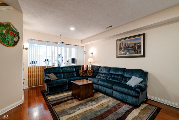 Listing Image 75
