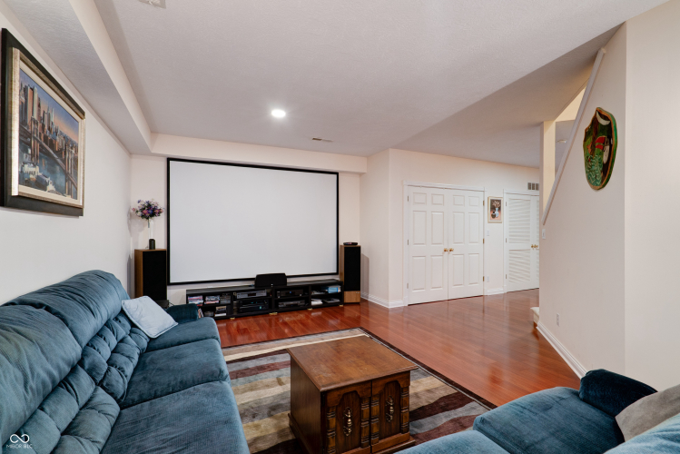 Listing Image 80