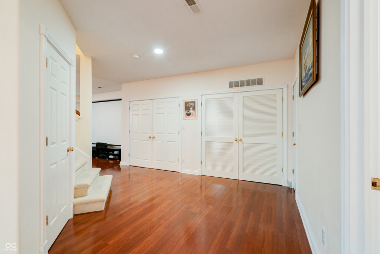 Listing Image 81