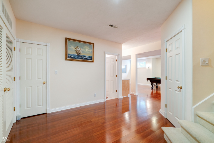 Listing Image 82
