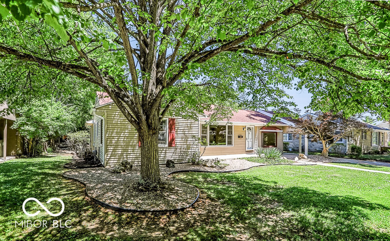 Listing Image 3