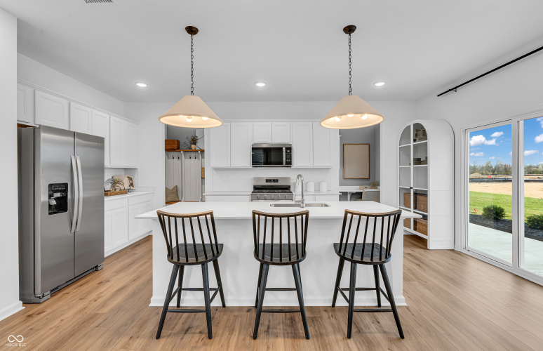 Listing Image 10
