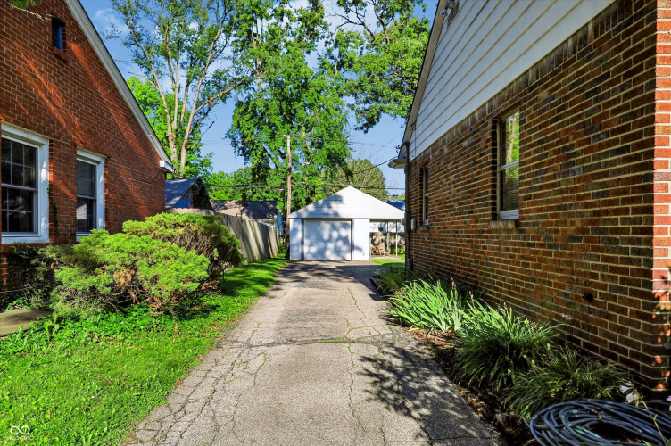 Listing Image 43