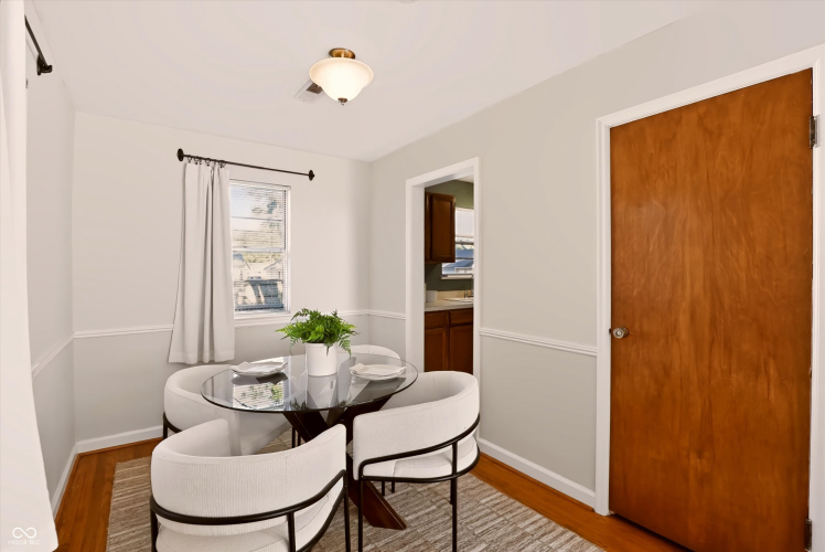 Listing Image 10