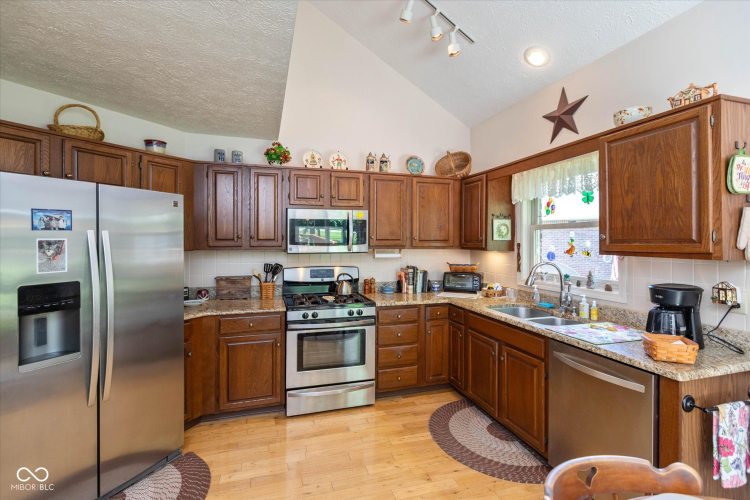 Listing Image 8