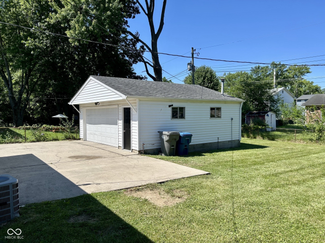 Listing Image 3
