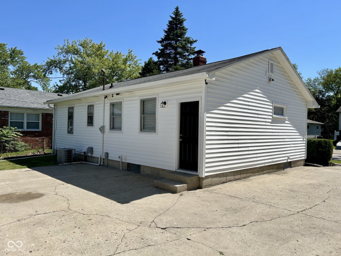 Listing Image 4